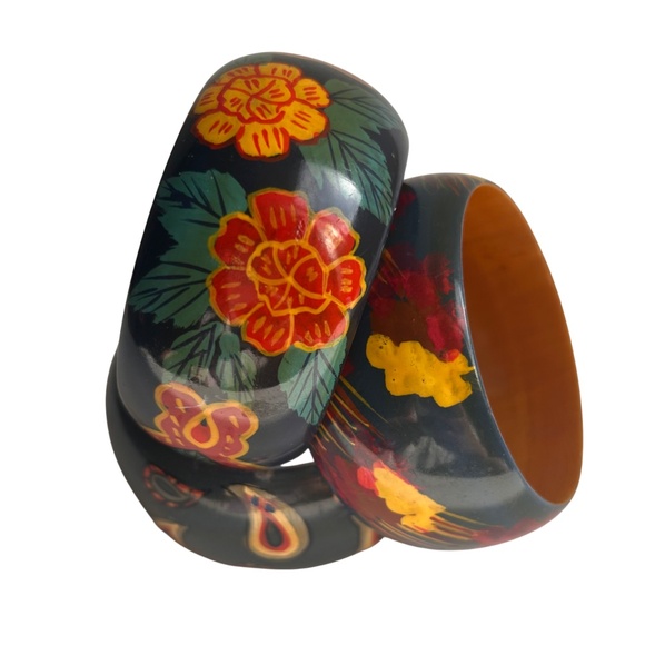 Three Vintage Hand Painted Wood Bangle Bracelets - Picture 4 of 8